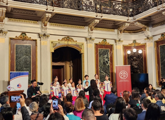 The first-ever White House reception for Chuseok, the Korean autumn harvest celebration, is under way at the Eisenhower Executive Office Building in Washington on Tuesday. (Yonhap)