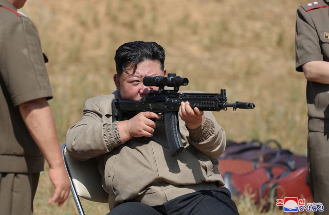 North Korean leader Kim Jong-un visits a special operations military training base on Sept.11, as reported by the Korean Central News Agency on Sept. 13. (Yonhap)