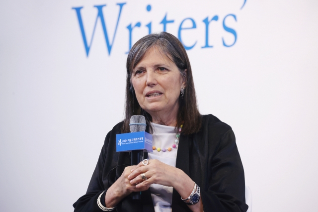 Claudia Pineiro speaks to reporters at a press conference at JCC Art Center in Jongno, Seoul, Friday. (Yonhap)