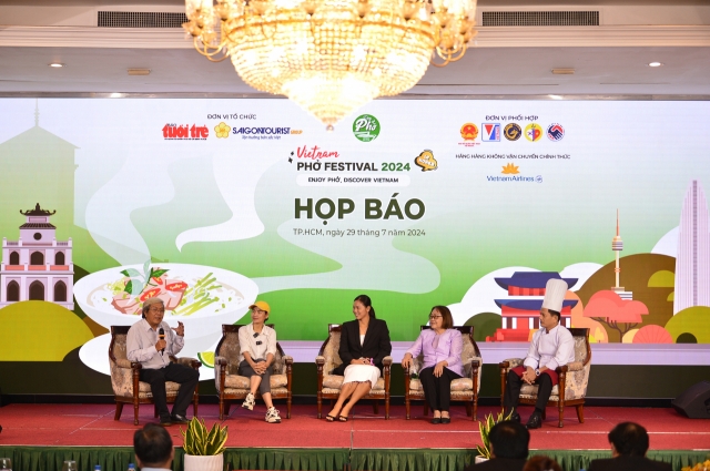 Attendees discuss significance of Pho Fesival in Vietnam. (Business Association of Vietnamese in Korea (BAViK)